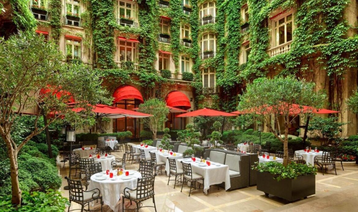 Hotel Plaza Athenee, Paris