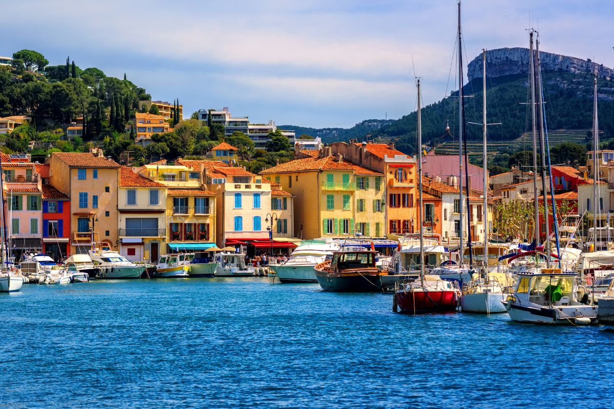 Cassis (1) Cassis (1)