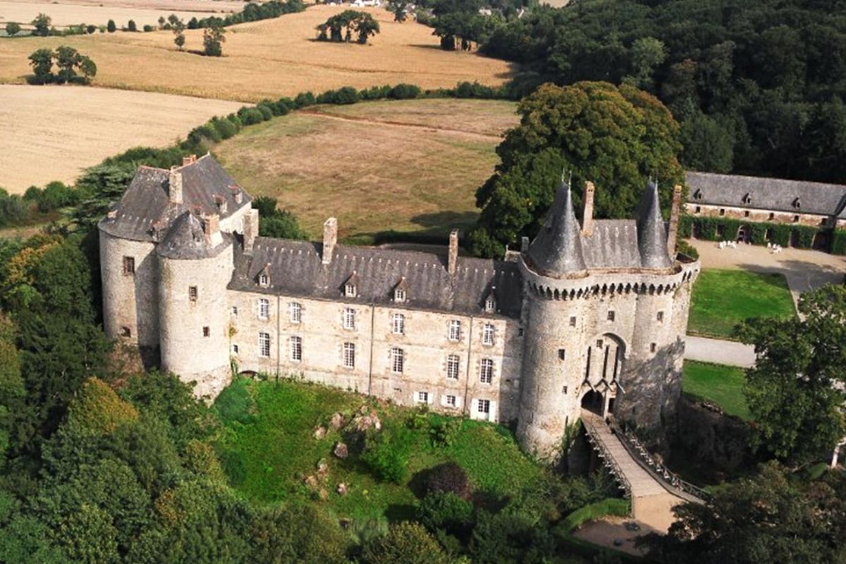 château de Montmuran château de Montmuran