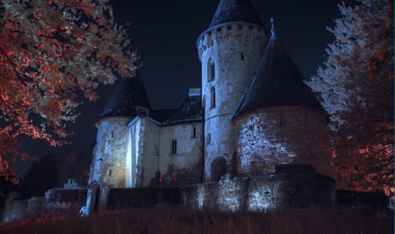 Nuit dans un chateau en France