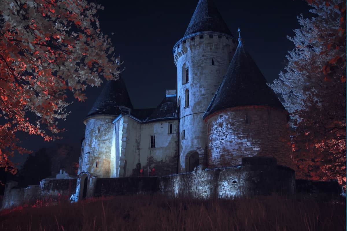 Nuit dans un chateau en France
